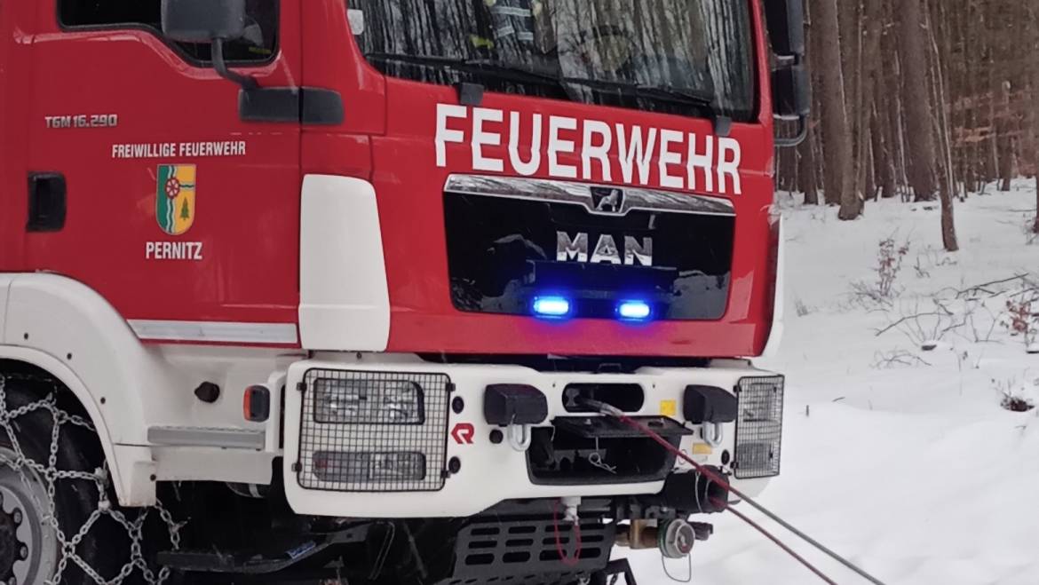 Doppelte LKW Bergung am Waxeneck