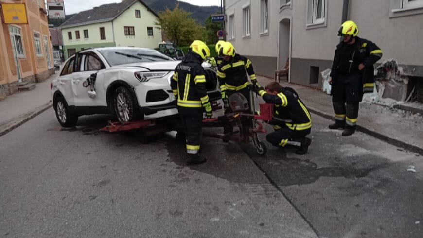 VERKEHRSUNFALL AUF DER B21 VOR DER POLIZEIINSPEKTION