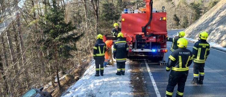PKW-Bergung im Schärfthal