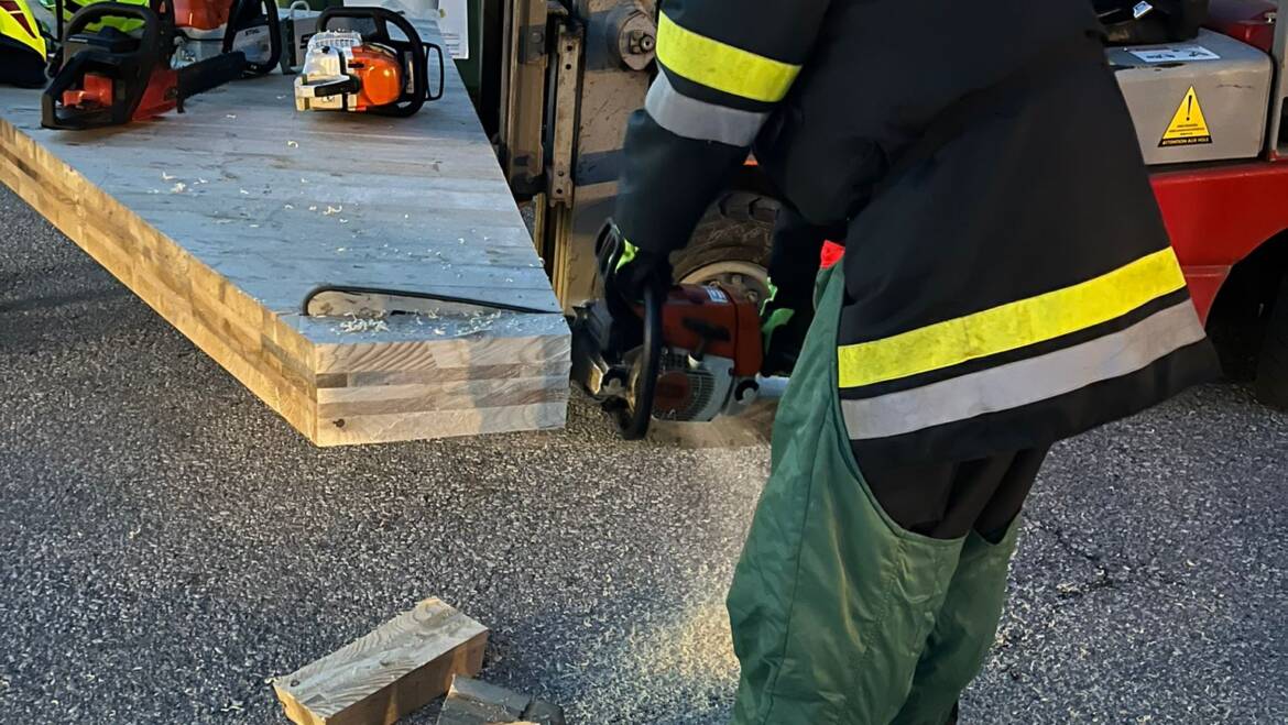 Übung – Umgang mit Motorkettensägen