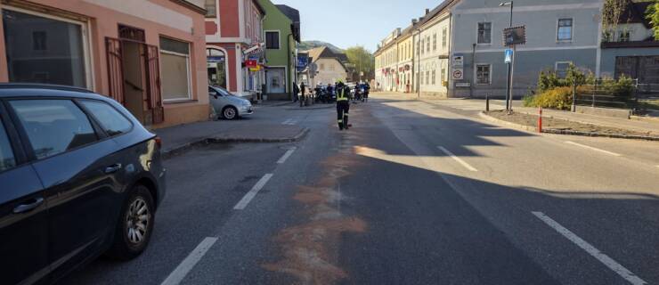 Betriebsmittelaustritt auf der Hauptstraße